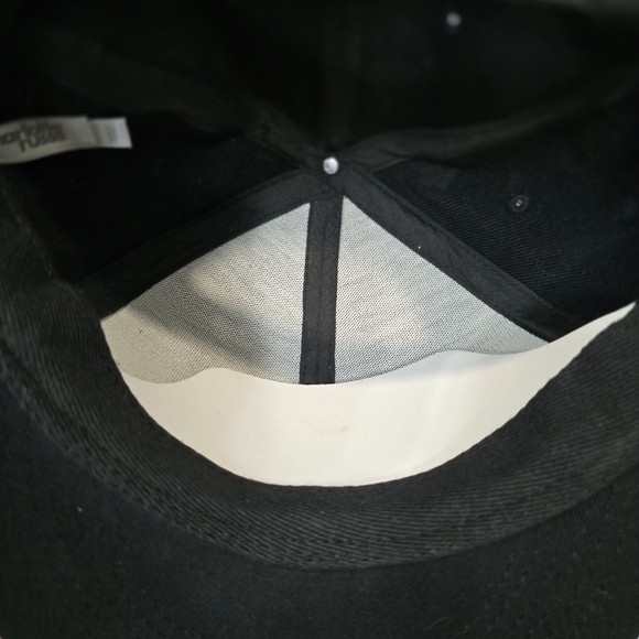 NWT!Set of 2 Caps: Charlotte Russe Black "Swag" Flat Brim Cap & White/Black Truc - Picture 5 of 10